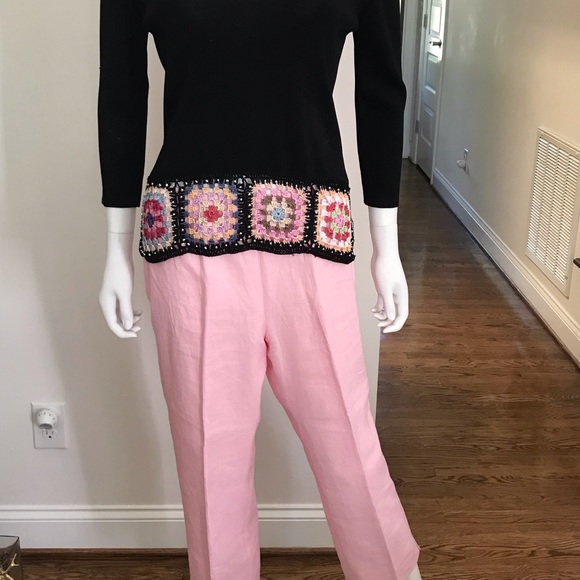 Black top with crochet embellishments - Picture 4 of 4